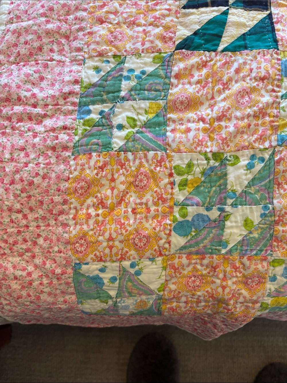 Vintage-Style Patchwork Quilt in Pink, Yellow & Multicolor - Picture 2 of 6